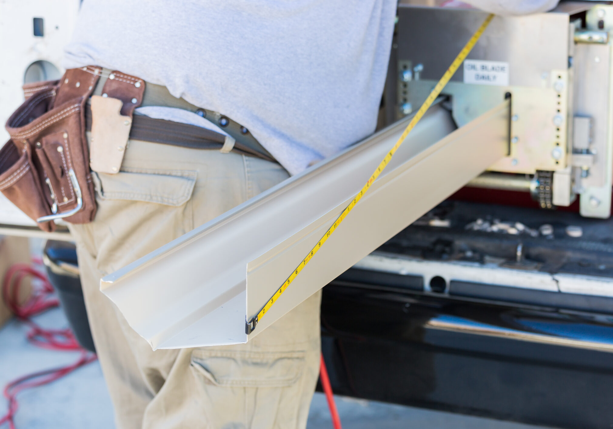 fabricating-seamless-rain-gutter fabricating-seamless-rain-gutter